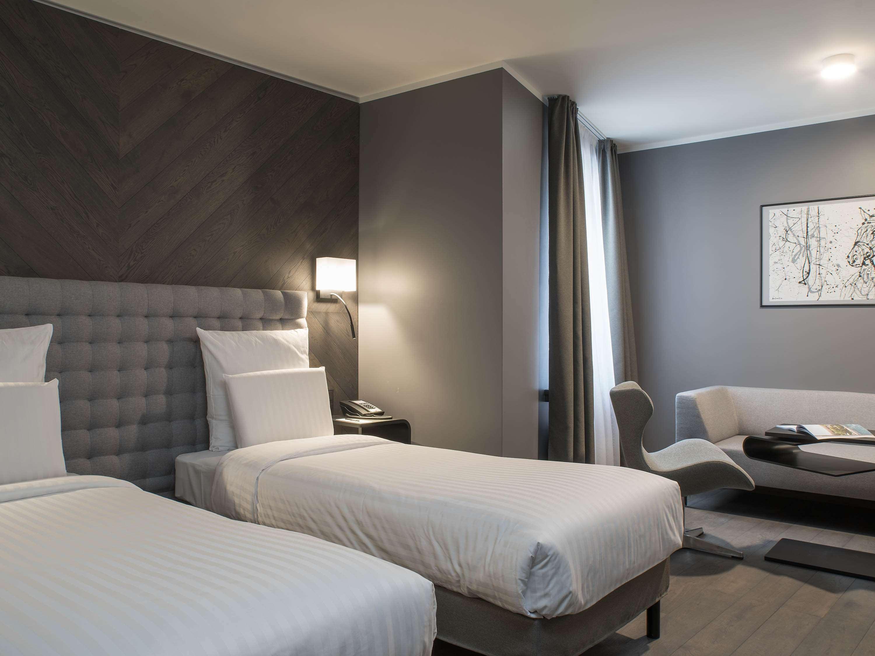 Отель Pullman Old Town 5*